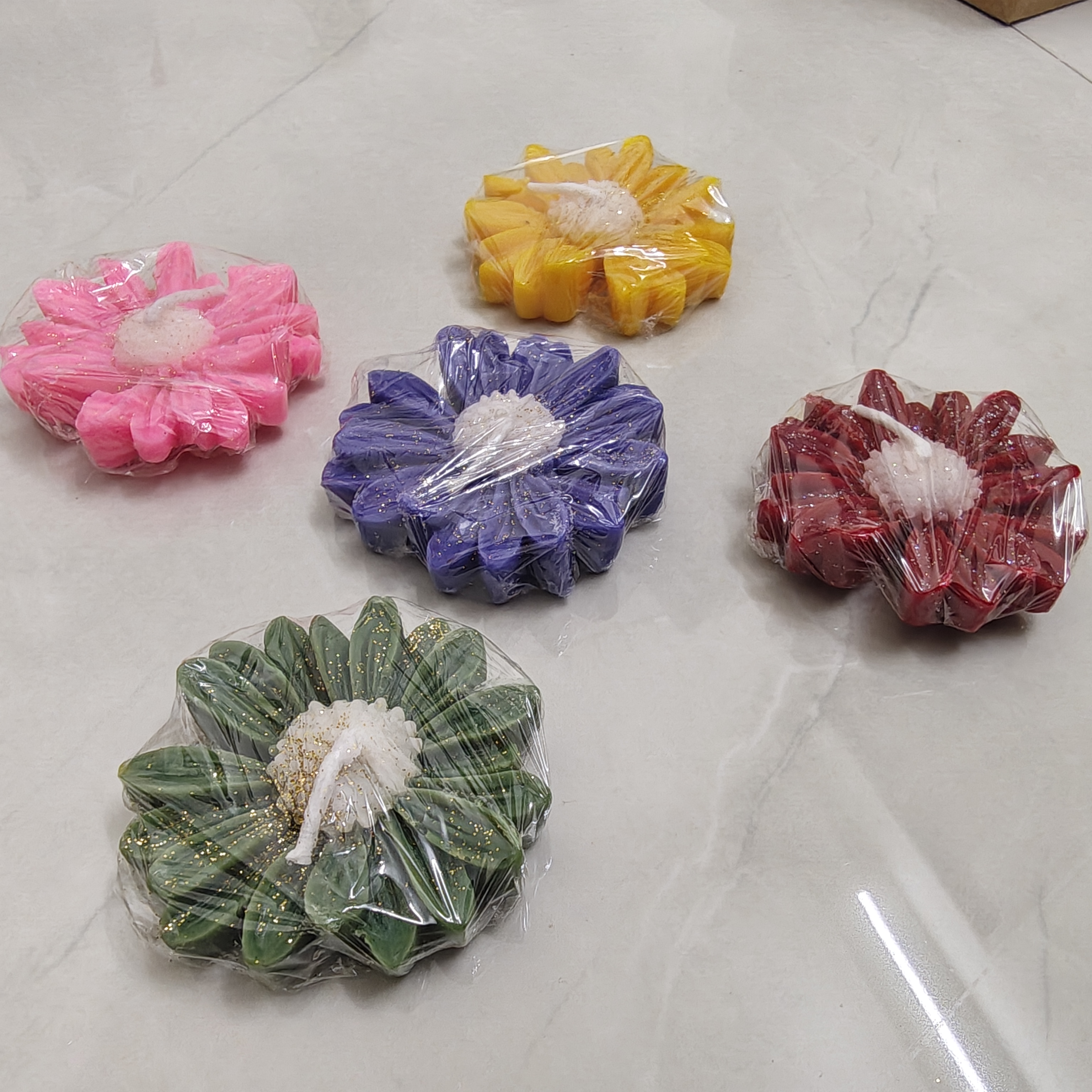 5 Daisy Candles